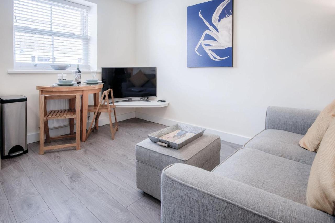 Myrtle - 1 Bedroom Apartment - Сондерсфут Экстерьер фото