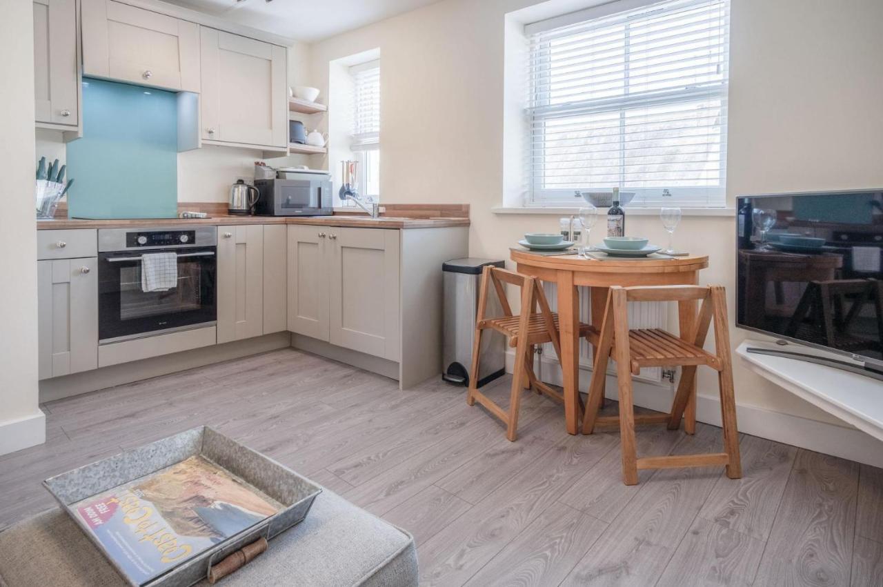 Myrtle - 1 Bedroom Apartment - Сондерсфут Экстерьер фото